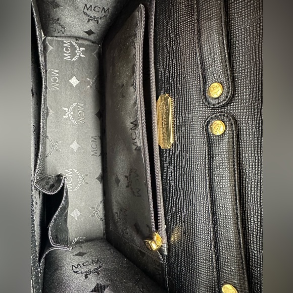 Genuine vintage MCM Munchen Michael Cromer signature black leather shoulder bag - Picture 12 of 15